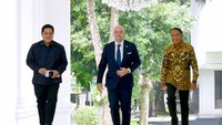 Keakraban Erick Thohir dan Gianni Infantino juga terlihat saat Gianni Infantino tiba di Kantor PSSI (Foto: Foto: AP/Achmad Ibrahim)