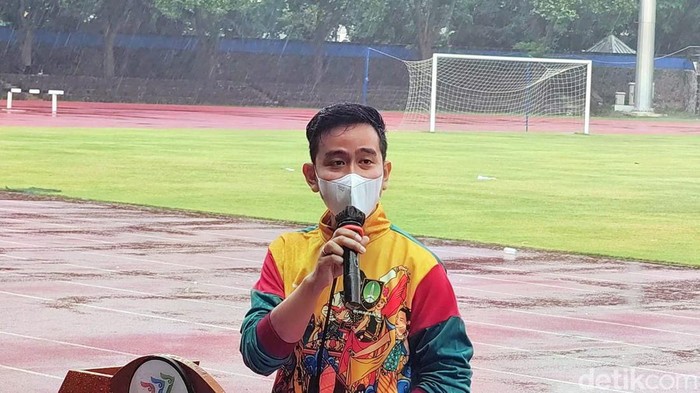 Wali Kota Solo Gibran Rakabuming Raka saat membuka Popda di Stadion Sriwedari, Selasa (18/10/2022).