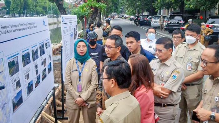 Heru Budi tinjau 942 Project di Kali Ciliwung, Pasar Baru, Jakarta Pusat.