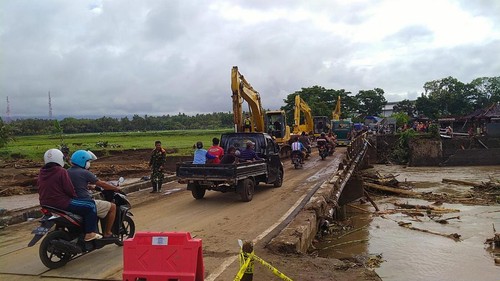 Jembatan Tukad Biluk Poh, Tegal Cangkring, Jembrana sudah bisa dilewati mobil Selasa pagi (18/10/2022).