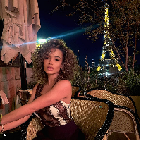 Jordan Ozuna yang berusia 32 tahun mulai dekat dengan Karim Benzema pada Mei 2022 ini. Dia ada di Paris saat Karim bertanding Liga Champions melawan Liverpool. Foto: Instagram jiordyn