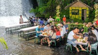 Berada di lereng sebuah bukit di Faroe Island, restoran ini selalu diselimuti musim dingin. Restoran bernama KOKS ini disebut-sebut sebagai pemegang penghargaan Michelin-star dengan menyajikan 17 menunya. Foto: Trip Advisor