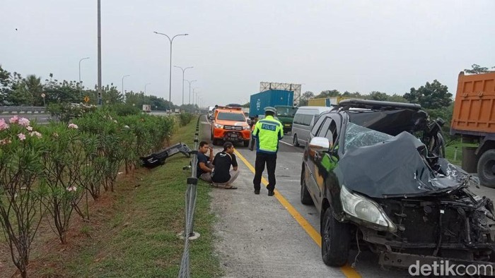 Kecelakaan maut di tol Cipali Kilometer 109 600, Kecamatan Pagaden, Kabupaten Subang.