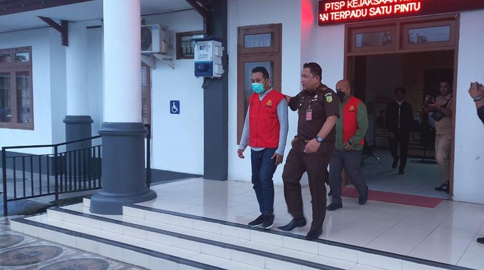 Kejari Nunukan tetapkan 4 tersangka kasus korupsi proyek septic tank.