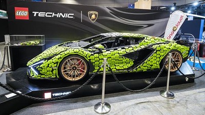 Mirip Banget, Lamborghini Ini Terbuat dari Kepingan Lego
