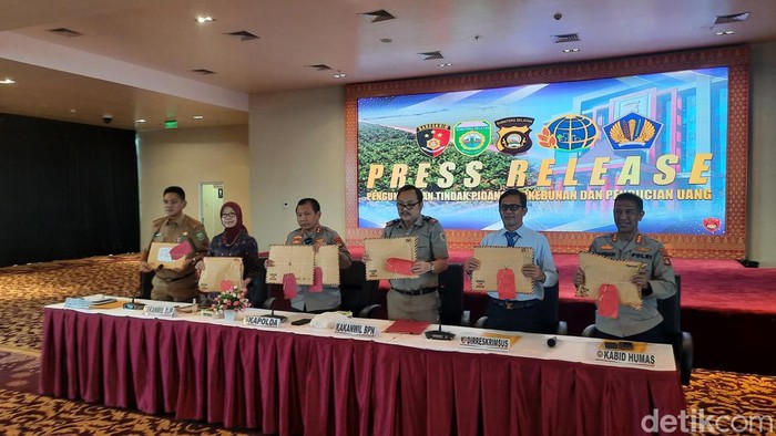 Konferensi pers penetapan Mularis Djahri sebagai tersangka oleh Polda Sumsel beberapa waktu lalu.