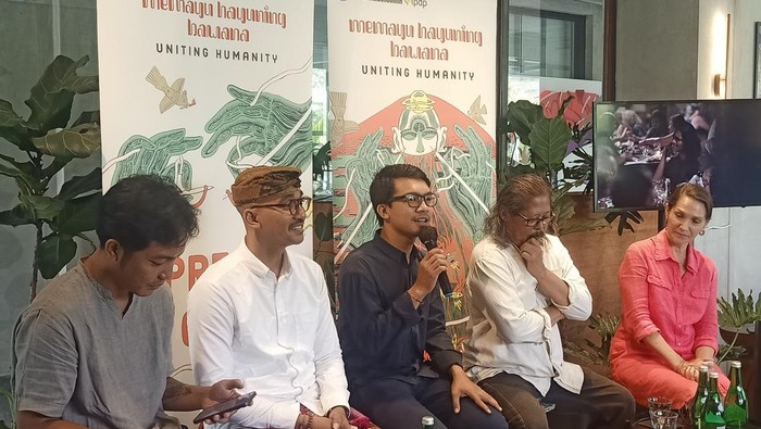 Konferensi pers Ubud Writers & Readers Festival (UWFR) 2022 di The Ambengan Tenten, Denpasar, Selasa (18/10/2022). (Ni Made Lastri Karsiani Putri-detikBali)