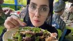 Kulineran Seru Rieke Diah Pitaloka Saat Cicip Mie Aceh hingga Bakso