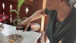 Kulineran Seru Rieke Diah Pitaloka Saat Cicip Mie Aceh hingga Bakso