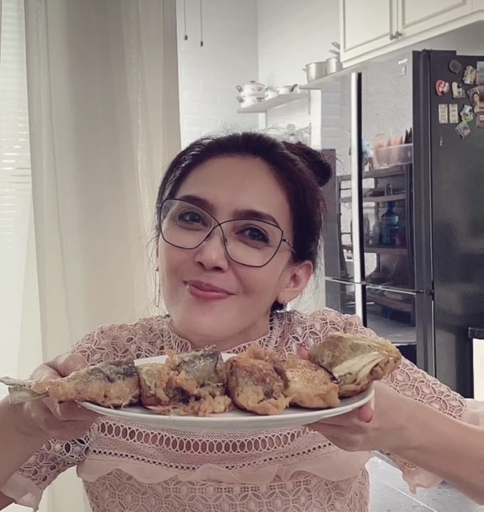 Kulineran Seru Rieke Diah Pitaloka Saat Cicip Mie Aceh hingga Bakso Kulineran Seru Rieke Diah Pitaloka Saat Cicip Mie Aceh hingga Bakso