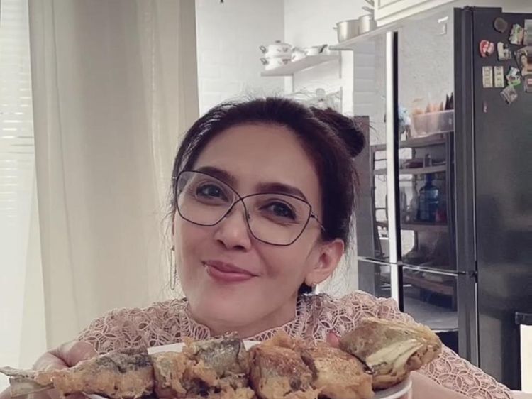 Kulineran Seru Rieke Diah Pitaloka Saat Cicip Mie Aceh hingga Bakso