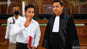 Lambaian Tangan Bharada E di Sidang Pembunuhan Brigadir J