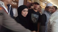 Lesti Kejora menjadi korban kekerasan dari Rizky Billar. Ia bahkan dibanting oleh pria yang hingga kini masih menjadi suaminya itu. Foto: Ahsan/detikcom