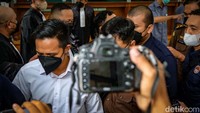 Dalam pernyataannya itu, Eliezer menyampaikan belasungkawa terhadap Brigadir Yosua atau Brigadir J. Dia pun berdoa almarhum Yosua diterima di sisi Tuhan YME.