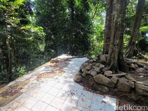 Kisah Makam-makam Keramat Palsu di Sukabumi yang Dihancurkan FPI