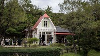 Wahana-wahana Ghibli Park tersebar di area 7,1 hektare dari total kawasan seluas 194 hektare di Nagakute. (Yuichi Yamazaki/AFP/Getty Images)