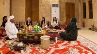 Pada tahun 2015, sebuah inisiatif oleh Arab Saudi, Uni Emirat Arab (UEA), Oman dan Qatar melihat kopi Arab masuk dalam daftar Warisan Budaya Takbenda UNESCO. Menurut UNESCO, menyajikan kopi Arab adalah aspek penting dari keramahan dalam masyarakat Arab dan dianggap sebagai tindakan seremonial kedermawanan.