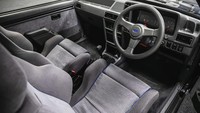 Situs web Silverstone menggambarkan mobil itu sebagai Ford Escort terakhir Princess of Wales, dengan jarak 24.961 mil. Itu milik Princess of Wales antara 1985 dan 1988.(Istimewa/Silverstone Auctions)