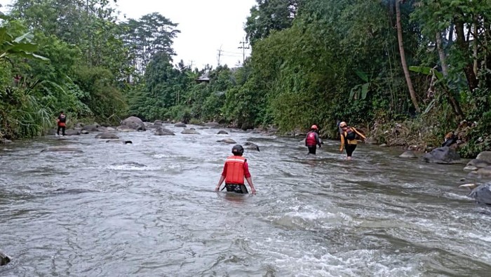 Pencarian bocah hilang di Sukabumi.