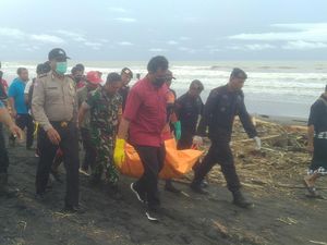 Mayat Diduga Siswi Korban Banjir Jembrana Ditemukan di Pinggir Pantai