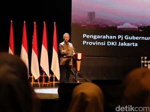 Heru Minta Maaf Pakai Batik Saat Beri Arahan: Baju Dinas Belum Jadi