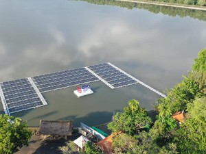 PLN Grup Tawarkan Investasi Pengembangan 2 PLTS Terapung 200 MW