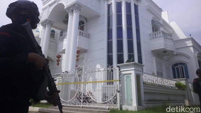 Penampakan Rumah Mewah Apin BK yang Disita Polda Sumut