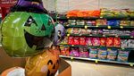 Potret Halloween Tahun Ini Tambah Seram, Ada Hantu Inflasi!