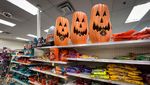 Potret Halloween Tahun Ini Tambah Seram, Ada Hantu Inflasi!