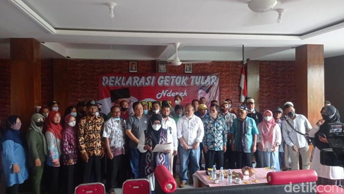 Relawan Anies Banyumas Gethok Tular Nderek Anies melakukan deklarasi di Rumah Makan Jatilawang, Selasa (18/10).