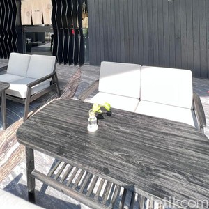 Bersantap di Issei, Restoran Jepang di SCBD dengan Interior Bold Nuansa Hitam
