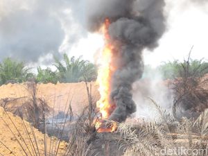 12 Sumur Minyak Ilegal di Muba Sumsel Meledak, 1 Orang Terbakar