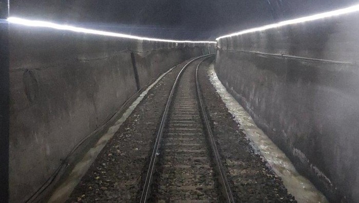Suasana di dalam terowongan Karangkates