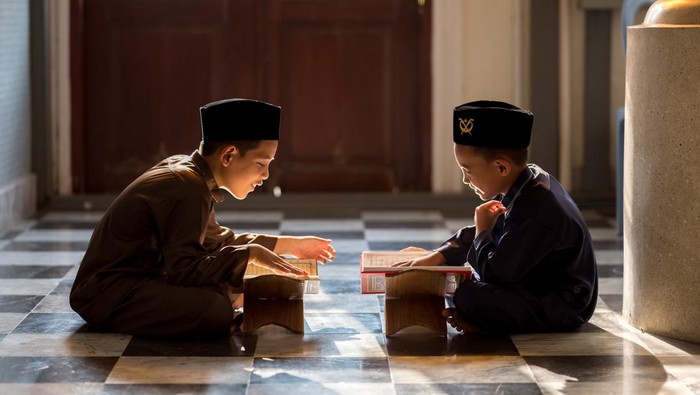 Tema Hari Santri 2022 telah dirilis Kementerian Agama Republik Indonesia (Kemenag RI). Seperti diketahui, Hari Santri diperingati setiap tanggal 24 Oktober.