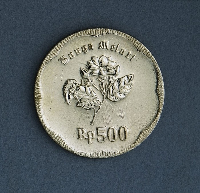 Uang Logam Kuno Rp 500 Uang logam kuno Rp 500 tahun emisi 1992.
