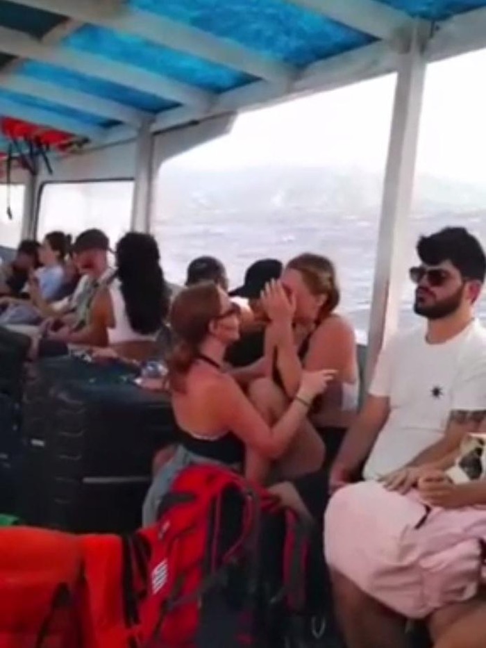 screenshot video viral bule takut ombak