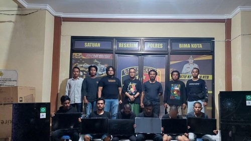 6 pelaku pembobolan toko elektronik di Bima usai ditangkap.