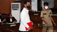 Dalam sidang ini, AKP Irfan didakwa merusak CCTV yang membuat terhalanginya penyidikan kasus pembunuhan Yosua Hutabarat. Perbuatan itu dilakukan mantan Kasubnit I Subdit III Dittipidum Bareskrim Polri bersama lima orang lainnya.