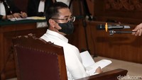 Irfan disebut jaksa mengambil dan mengganti DVR CCTV sekitar rumah dinas Sambo.