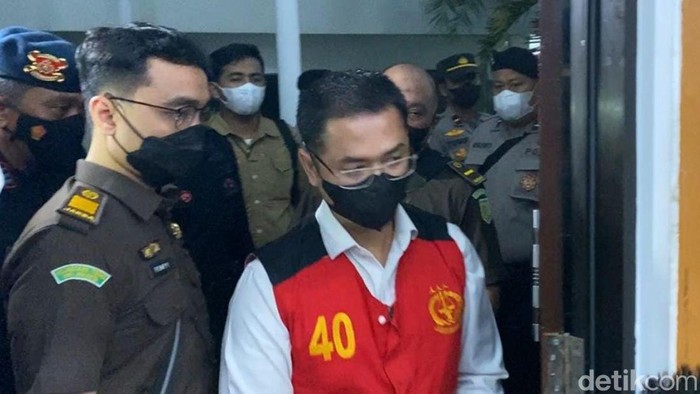 AKP Irfan Widyanto menjalani sidang agenda pembacaan dakwaan terkait perintangan penyidikan kasus pembunuhan Brigadir Yosua (Josua) (Wilda HN/detikcom)