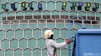 Jika dirangkai huruf itu bertuliskan Kerja Keras.