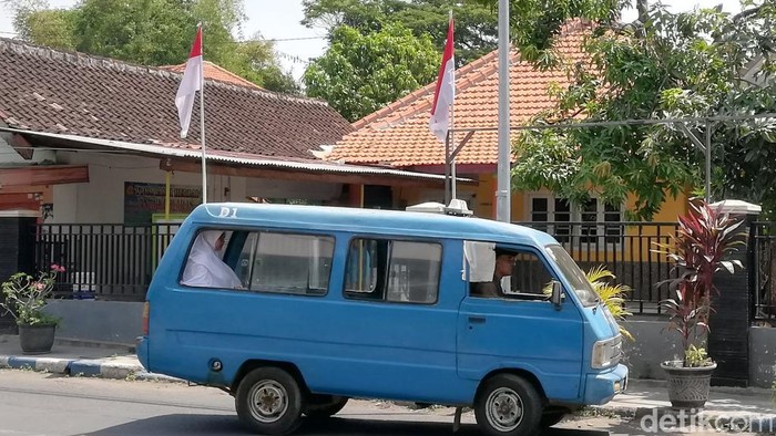 angkot di pasuruan