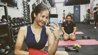 Anya Geraldine juga rutin nge-gym. Foto: Instagram Anya Geraldine
