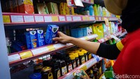 Pihak manajemen minimarket sudah mendapat arahan untuk menarik obat sirup. 