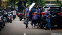 PT LIB juga membawa rombongan saat mendatangi Komnas HAM.