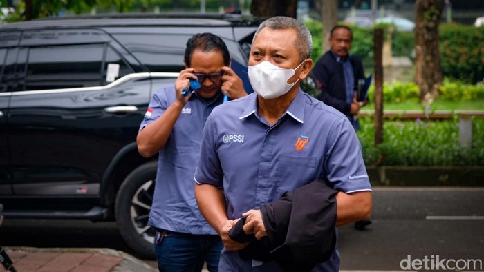 Asops Polri dan PT LIB Datangi Komnas HAM soal Tragedi Kanjuruhan Komnas HAM mengagendakan pemanggilan sejumlah pejabat soal tragedi Kanjuruhan. Pihak PT LIB dan Polri menghadiri undangan Komnas HAM.