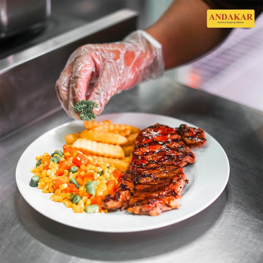 Beefsteak kaki lima di Jakarta Selatan