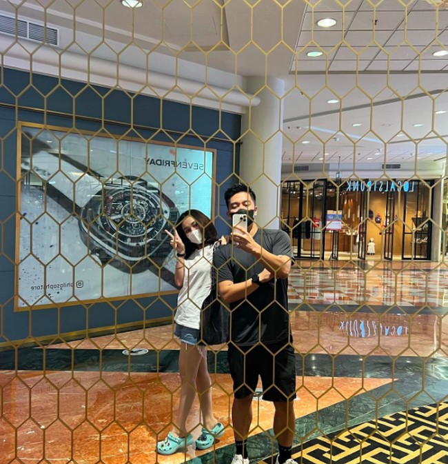 “I am happy kita bisa baik lagi,” ungkap Boy di kanal YouTube-nya. “Kenapa lo mau maafin gue?” tanya Boy ke Ayu. Ayu kemudian menjawab: “Ya, karena sudah lama juga kan, terus juga gue tuh orangnya kalau sudah marah, udah. Kalau udah luapin, udah. Gue nggak ada dendam,” jawab Ayu Ting Ting.Foto: dok. Instagram