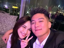 7 Potret Boy William & Ayu Ting Ting Akrab Lagi Setelah 4 Tahun Musuhan