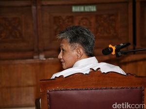 Hendra Telepon Tim CCTV Km 50 untuk Cek CCTV Dekat Rumah Sambo